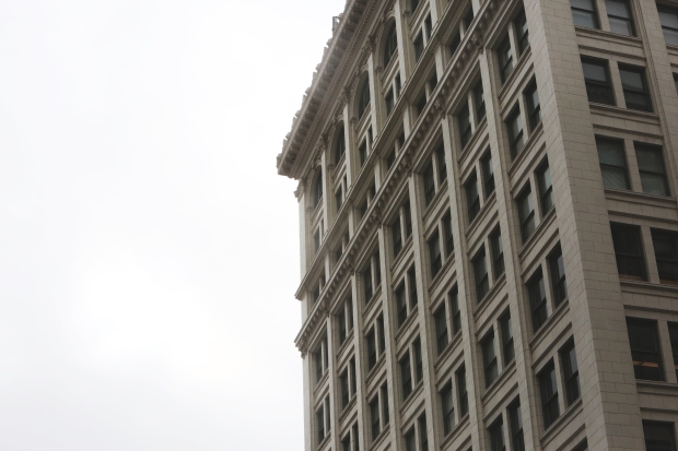 Life-of-Pix-free-stock-building-city-windows-LEEROY